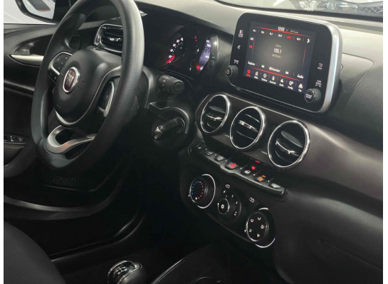 FIAT Cronos 1.8 Precision 2018/2019