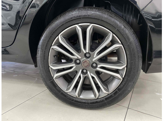 FIAT Cronos 1.8 Precision 2018/2019