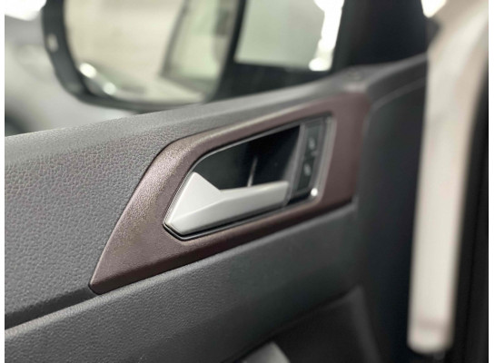 Volkswagen Virtus Highline 200 TSI 2023/2024