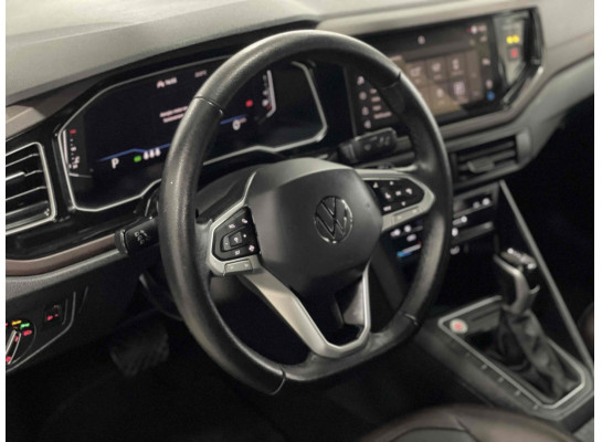 Volkswagen Virtus Highline 200 TSI 2023/2024